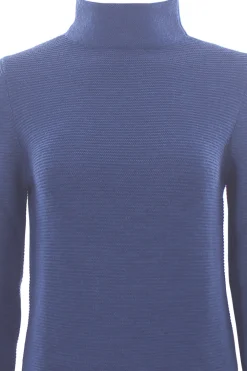 Collo alto in lana vergine