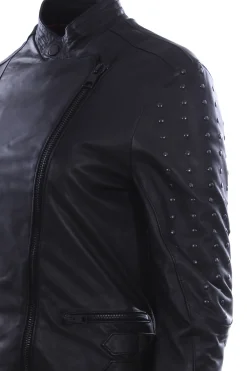Giubbino chiodo in pelle con borchie