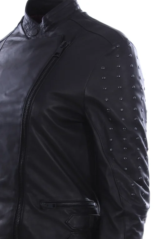 Giubbino chiodo in pelle con borchie